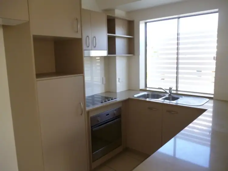 1/7 Phillip Street, Labrador QLD 4215