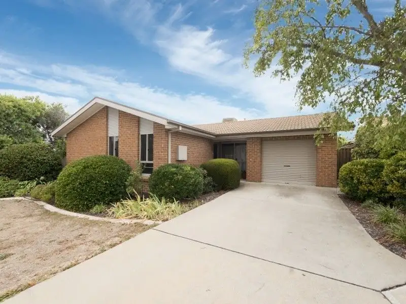 Main view of Homely townhouse listing, 1/9 Patanga Gardens, Queanbeyan NSW 2620