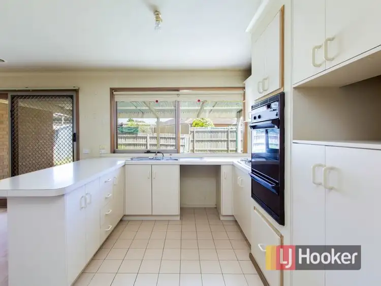 Fifth view of Homely house listing, 7 Westminister Court, Hampton Park VIC 3976