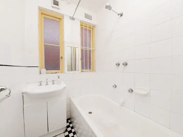 Fifth view of Homely apartment listing, 3/49 Francis Street, Bondi Beach NSW 2026