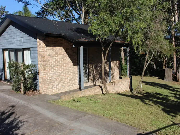 6 Ruby Place, Green Point NSW 2251