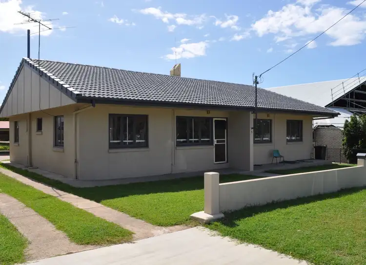 5 Charles Street, West Gladstone QLD 4680