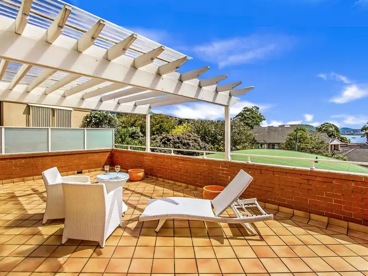 2/5-7 Broadwater Street, Point Clare NSW 2250