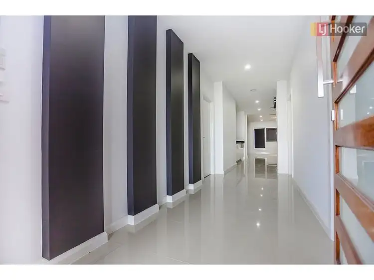 Fourth view of Homely house listing, 19 Plaza Court, Roxburgh Park VIC 3064