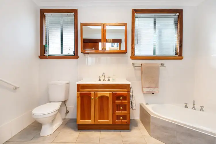 Seventh view of Homely house listing, 194 Guthridge Parade, Sale VIC 3850