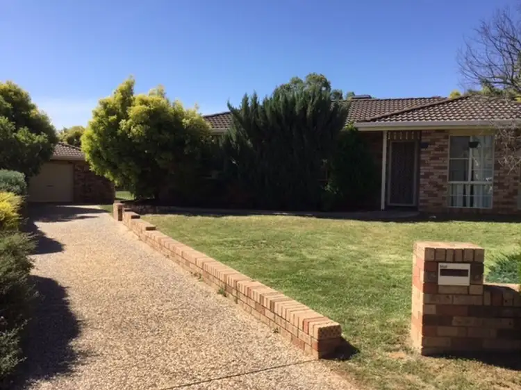 6 Echuca Place, Cowra NSW 2794