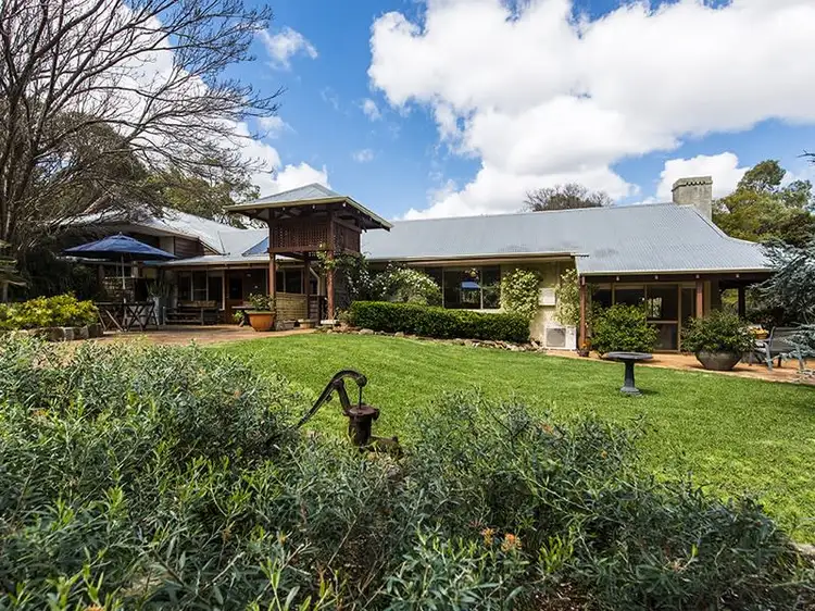 34 John Farrant Drive, Gooseberry Hill WA 6076