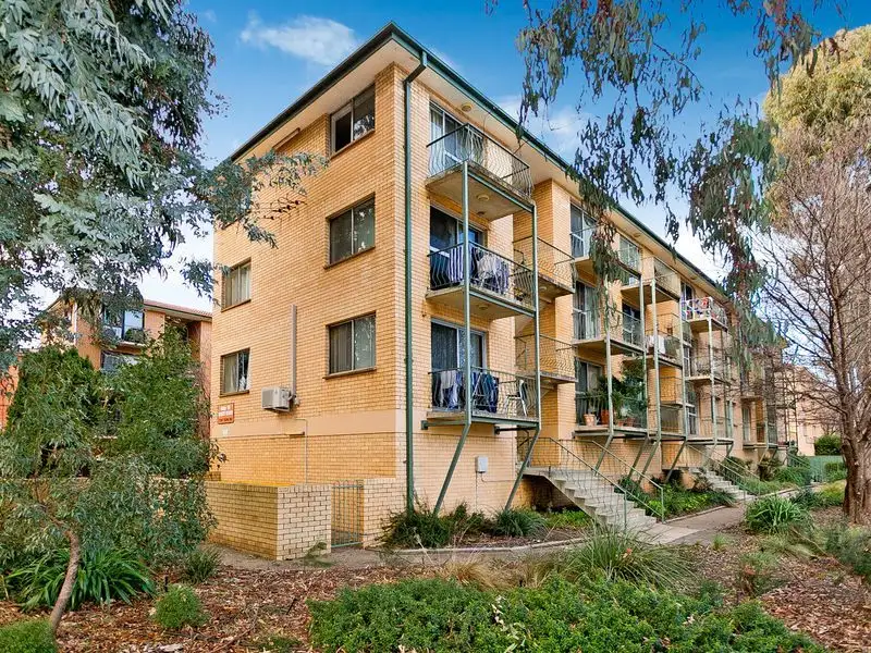 Main view of Homely unit listing, 17/1 Mowatt Street, Queanbeyan NSW 2620