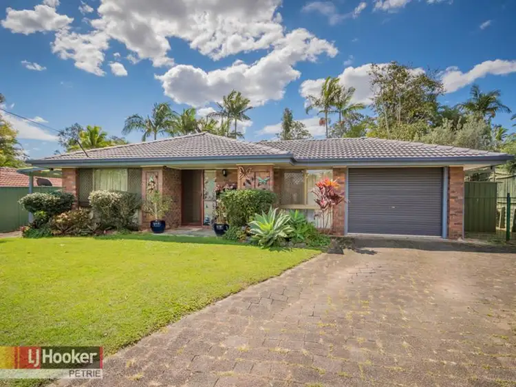 7 Barrine Court, Petrie QLD 4502