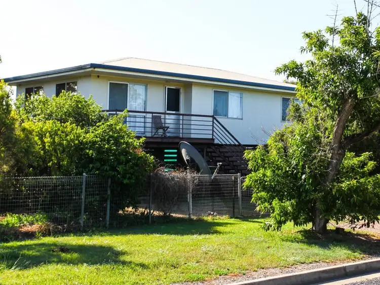 6 Railway Parade, St Lawrence QLD 4707