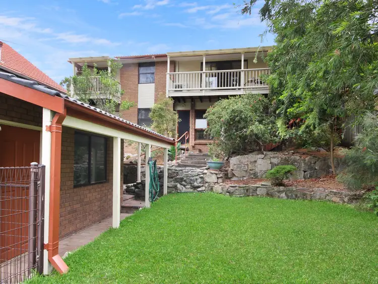 27 Ellesmere Rd, Gymea Bay NSW 2227
