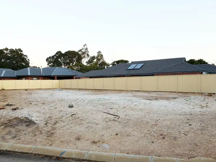 6 Gilba Place, Maida Vale WA 6057