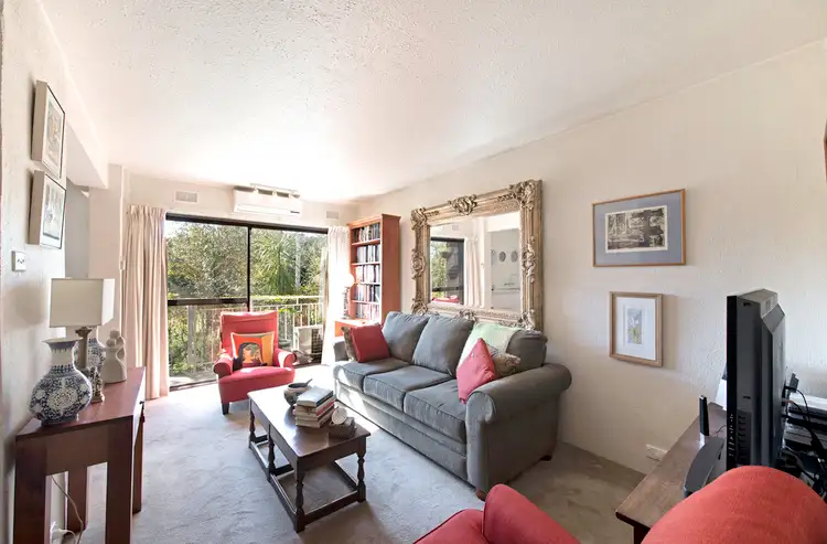 Second view of Homely unit listing, 2/9 Farrer Place, Farrer ACT 2607