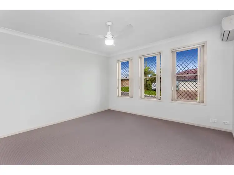 Fifth view of Homely semi-detached listing, 1 Yaraki Court, Murrumba Downs QLD 4503