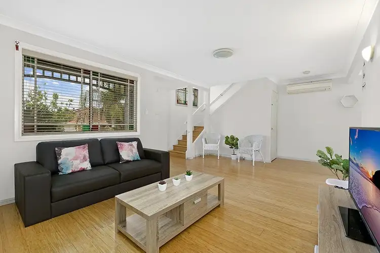 51 Castlereagh Crescent, Bateau Bay NSW 2261