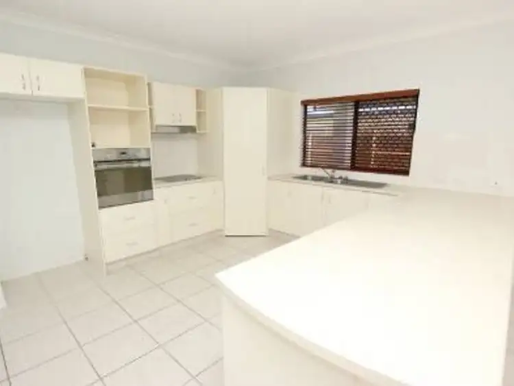2 Guiness Close, White Rock QLD 4868