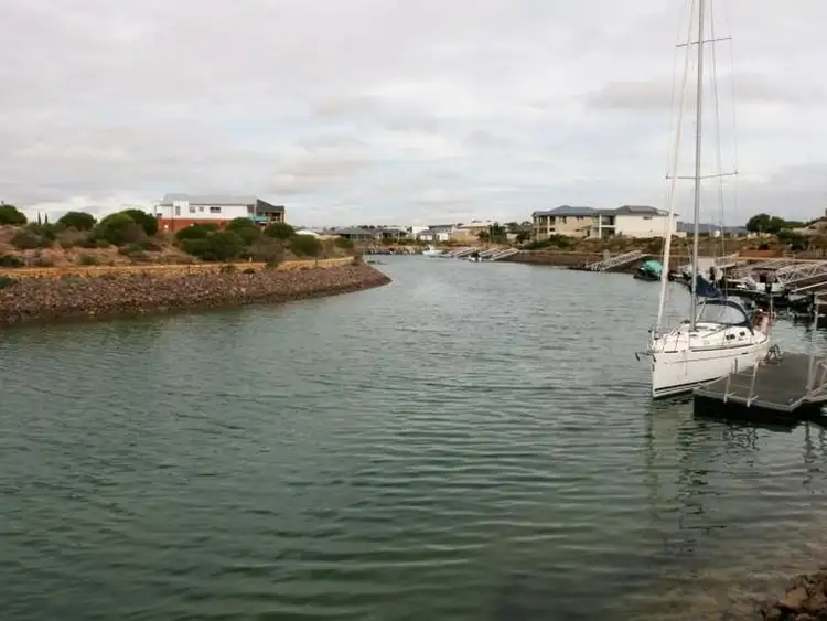 2 Genoa Place, Wallaroo SA 5556