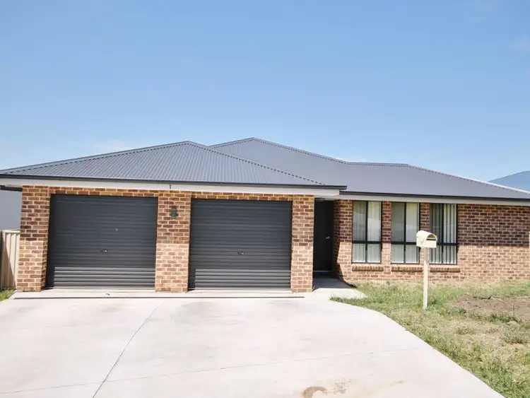 1 Jade Close, Kelso NSW 2795