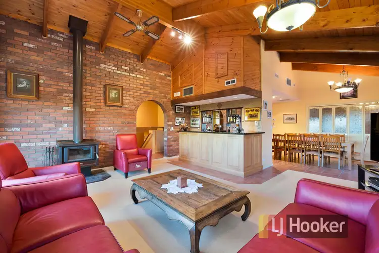 Fifth view of Homely house listing, 8 Dove Court, Pakenham VIC 3810