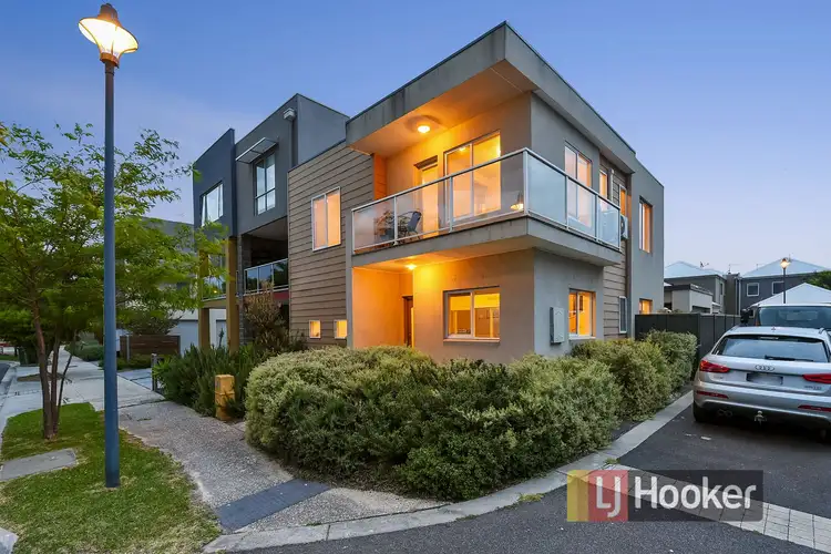 15 Harlesden Circuit, Pakenham VIC 3810