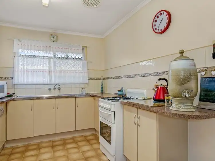 Fourth view of Homely house listing, 4 Michelle Court, Cleveland QLD 4163