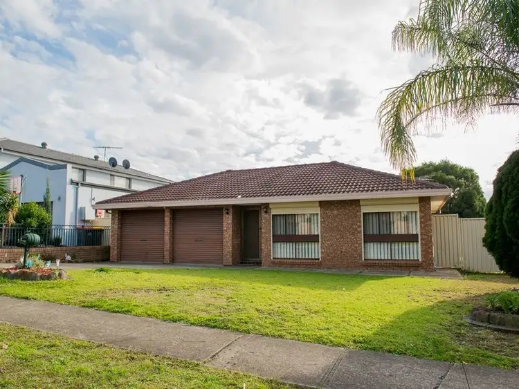 42 Salter Road, Bossley Park NSW 2176