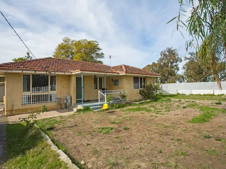 33 Curtis Way, Girrawheen WA 6064