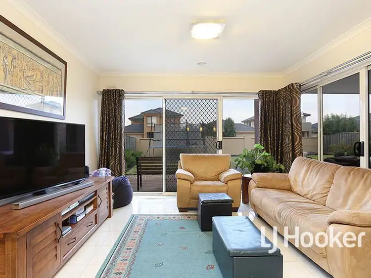 Fourth view of Homely house listing, 4 Sundowner Place, Sanctuary Lakes VIC 3030