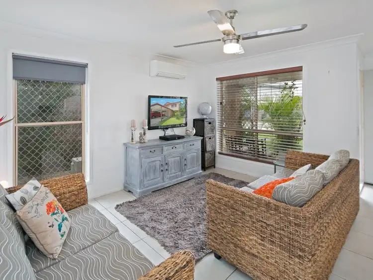 Third view of Homely townhouse listing, 8/175 Thorneside Road, Thorneside QLD 4158