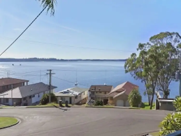 4 Cessnock Road, Sunshine NSW 2264