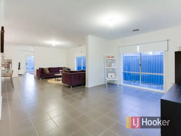 Fifth view of Homely house listing, 3 Cerbera Bend, Cranbourne North VIC 3977