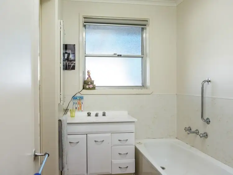 Fifth view of Homely house listing, 35 McLachlan Street, Sale VIC 3850