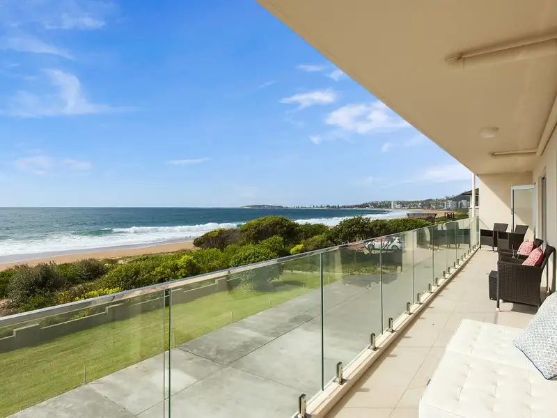 Main view of Homely unit listing, 2/1 Albemarle Street, Narrabeen NSW 2101