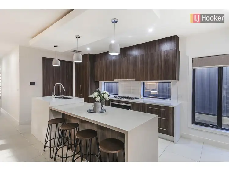 Second view of Homely house listing, 8 Style Way, Craigieburn VIC 3064