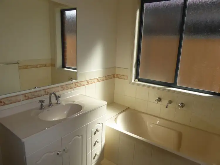 Sixth view of Homely unit listing, Unit 8/68 Coronation Avenue, Swan Hill VIC 3585