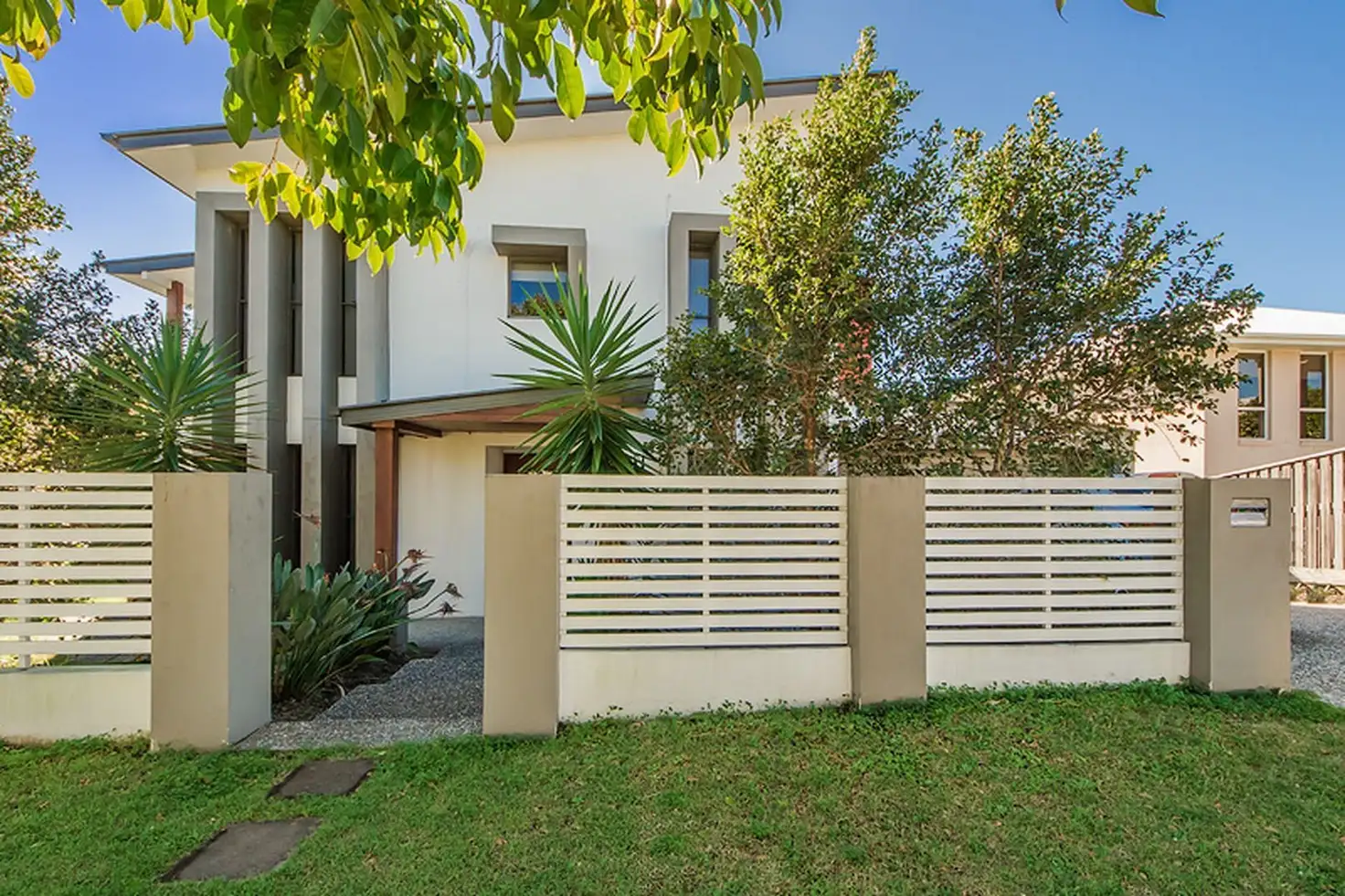 Main view of Homely semi-detached listing, 2/20 Worchester Terrace, Reedy Creek QLD 4227