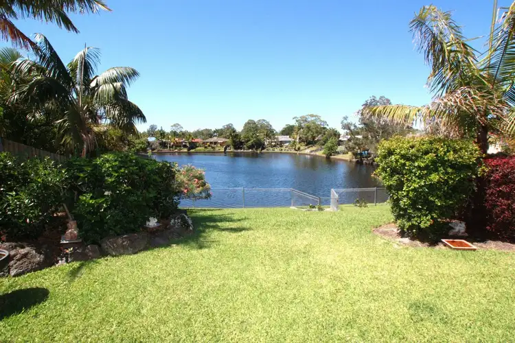 40 Kallaroo Circuit, Ocean Shores NSW 2483
