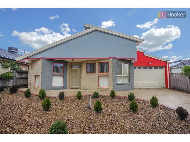 16 Garonne Circuit, Roxburgh Park VIC 3064