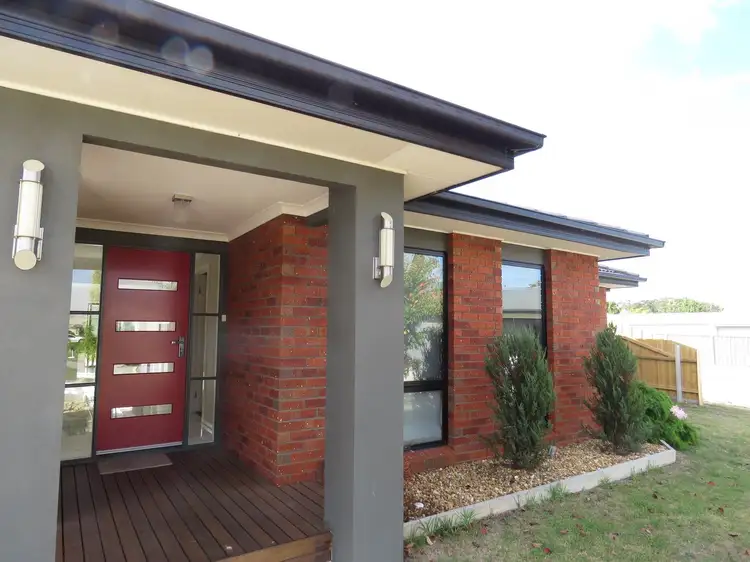 7 The Grange, Paynesville VIC 3880