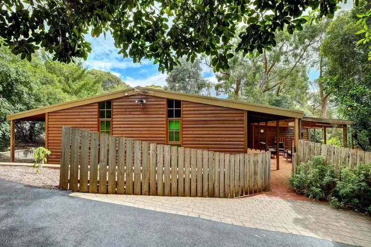 84 Emmett Road, Crafers West SA 5152