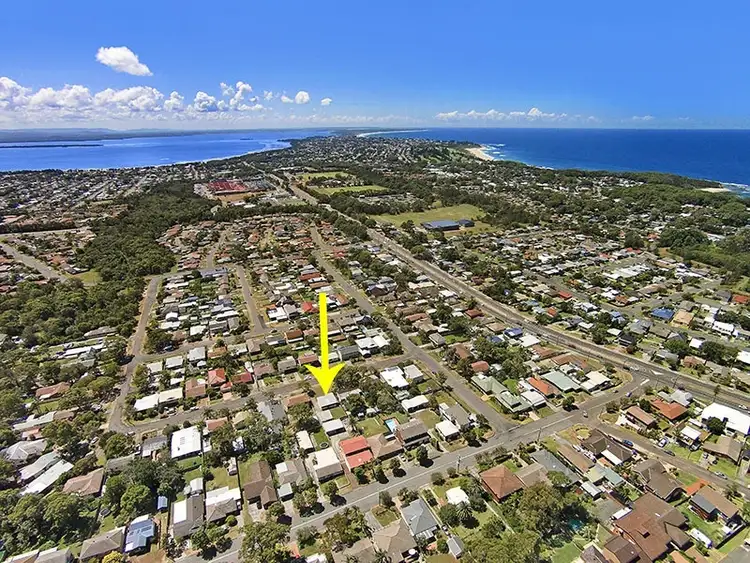 Third view of Homely house listing, 10 Sabrina Avenue, Bateau Bay NSW 2261