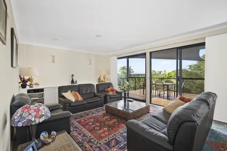 35 Curzon Av, Bateau Bay NSW 2261