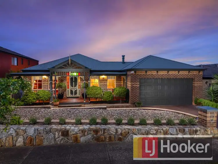 111 Montbrae Circuit, Narre Warren North VIC 3804