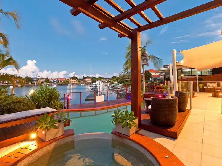 1 Carling Court, Raby Bay QLD 4163