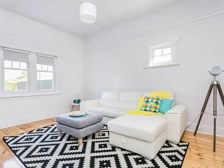 8 Golfers Avenue, Seaton SA 5023