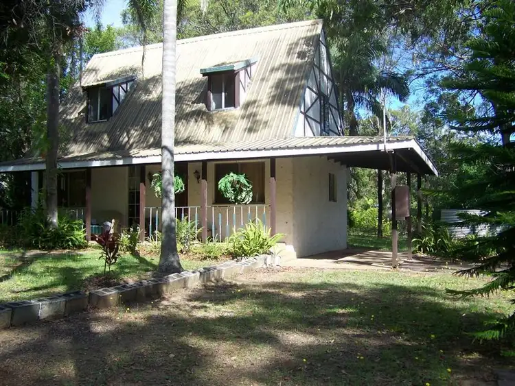 102 Lucas, Lamb Island QLD 4184