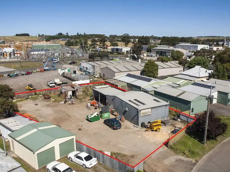 18 Douglas Street, Colac VIC 3250