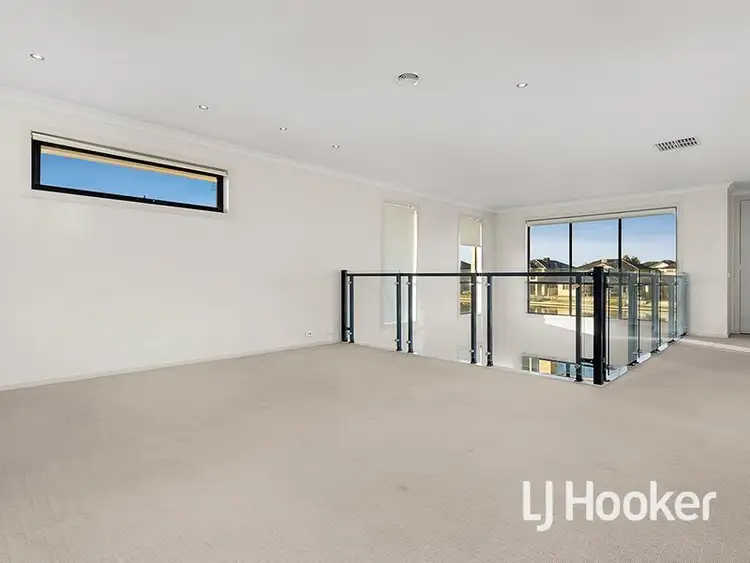 Fifth view of Homely house listing, 30 Spraypoint Drive, Sanctuary Lakes VIC 3030