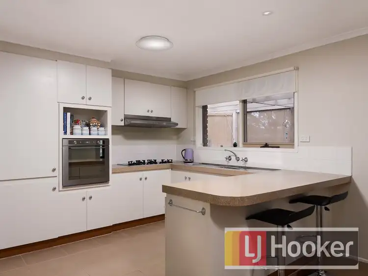 Sixth view of Homely house listing, 8 Marsden Court, Cranbourne North VIC 3977