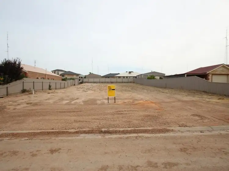 11 Lyndon Avenue, Moonta Bay SA 5558